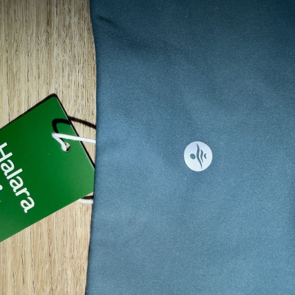 Halara High Waisted Flare Leggings Yoga Pants Blue Women's 1X NWT Stretch - Picture 6 of 8